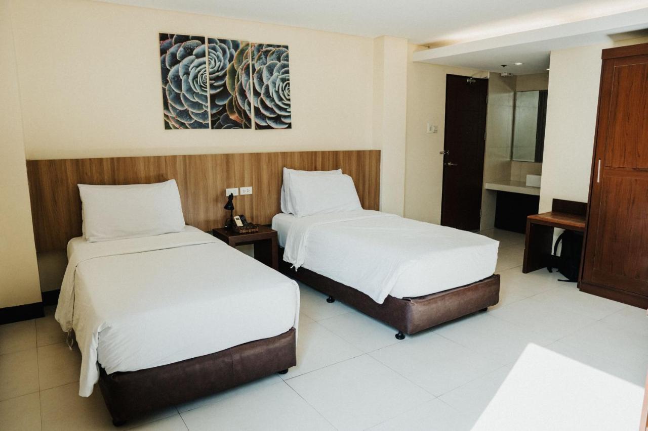 Ocean Suites Bohol Boutique Hotel Tagbilaran City Kültér fotó